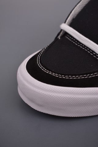 Vans Skate Chukka 'Black / White' view 6