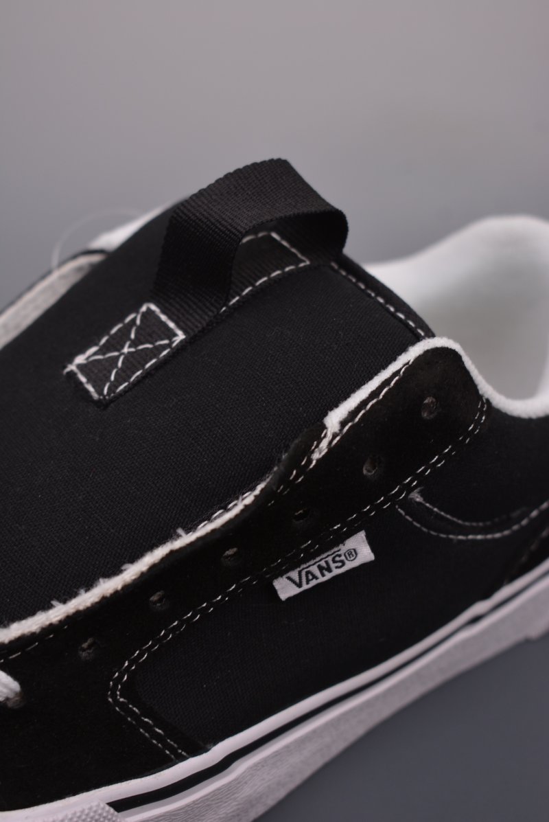 Vans Skate Chukka 'Black / White' view