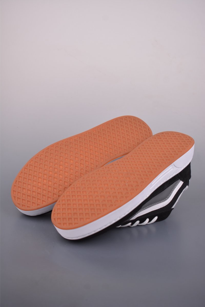 Vans Skate Estazzo 'Black / Grey / Yellow / Blue' view