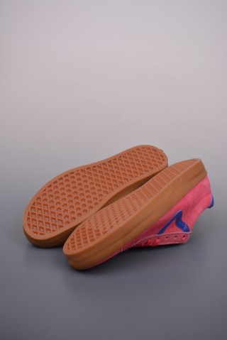 Vans Vault OG Sport Low 'Dragon Fruit' view 3