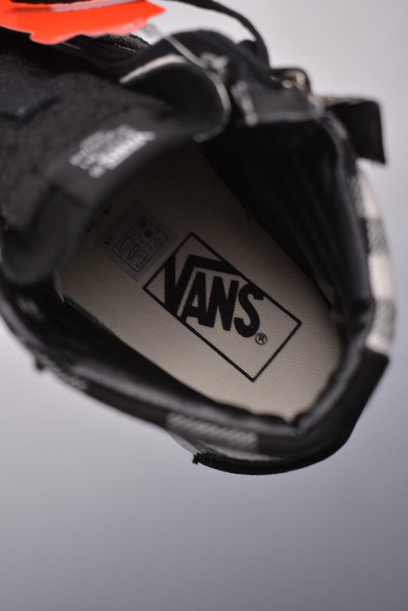 Vans Vault Sk8-Hi Cap LX 'Black / White / Blue' view