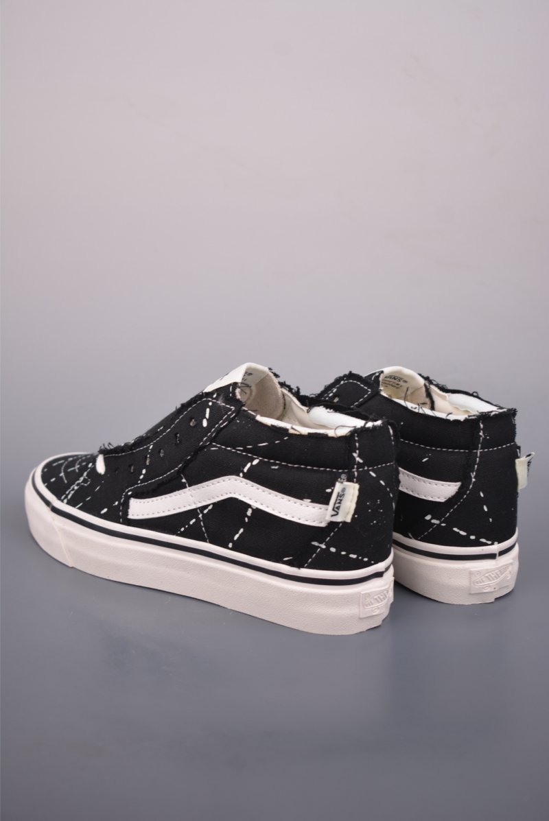 Vans x INVINCIBLE Old Skool 'Black' view