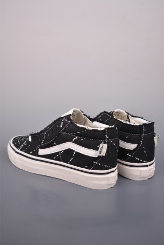 Vans x INVINCIBLE Old Skool 'Black' view 2