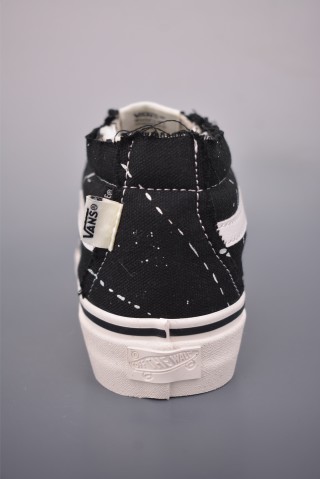 Vans x INVINCIBLE Old Skool 'Black' view 4