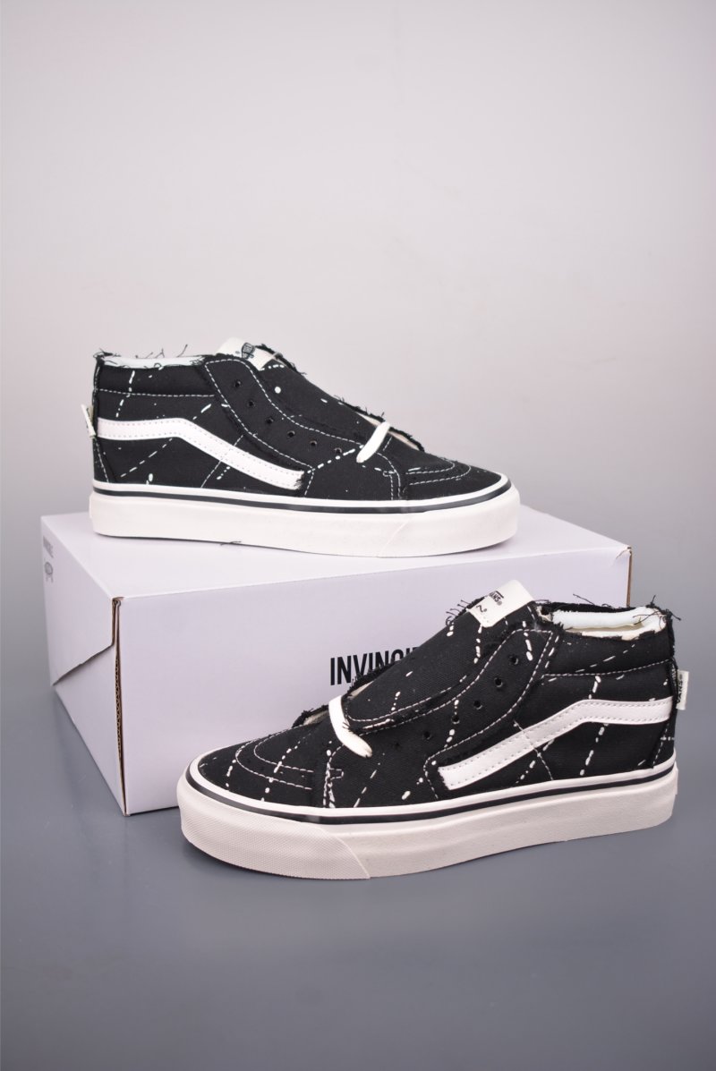 Vans x INVINCIBLE Old Skool 'Black' view