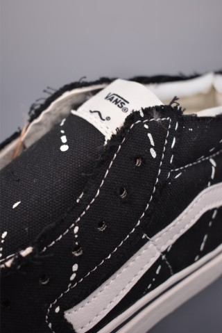 Vans x INVINCIBLE Old Skool 'Black' view 7