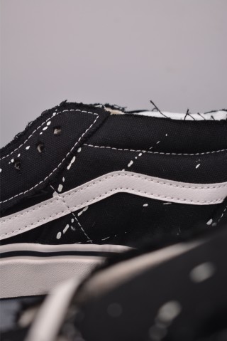 Vans x INVINCIBLE Old Skool 'Black' view 8