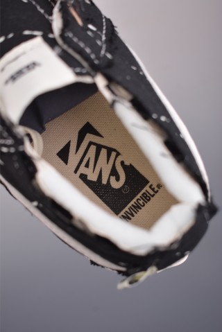 Vans x INVINCIBLE Old Skool 'Black' view 9