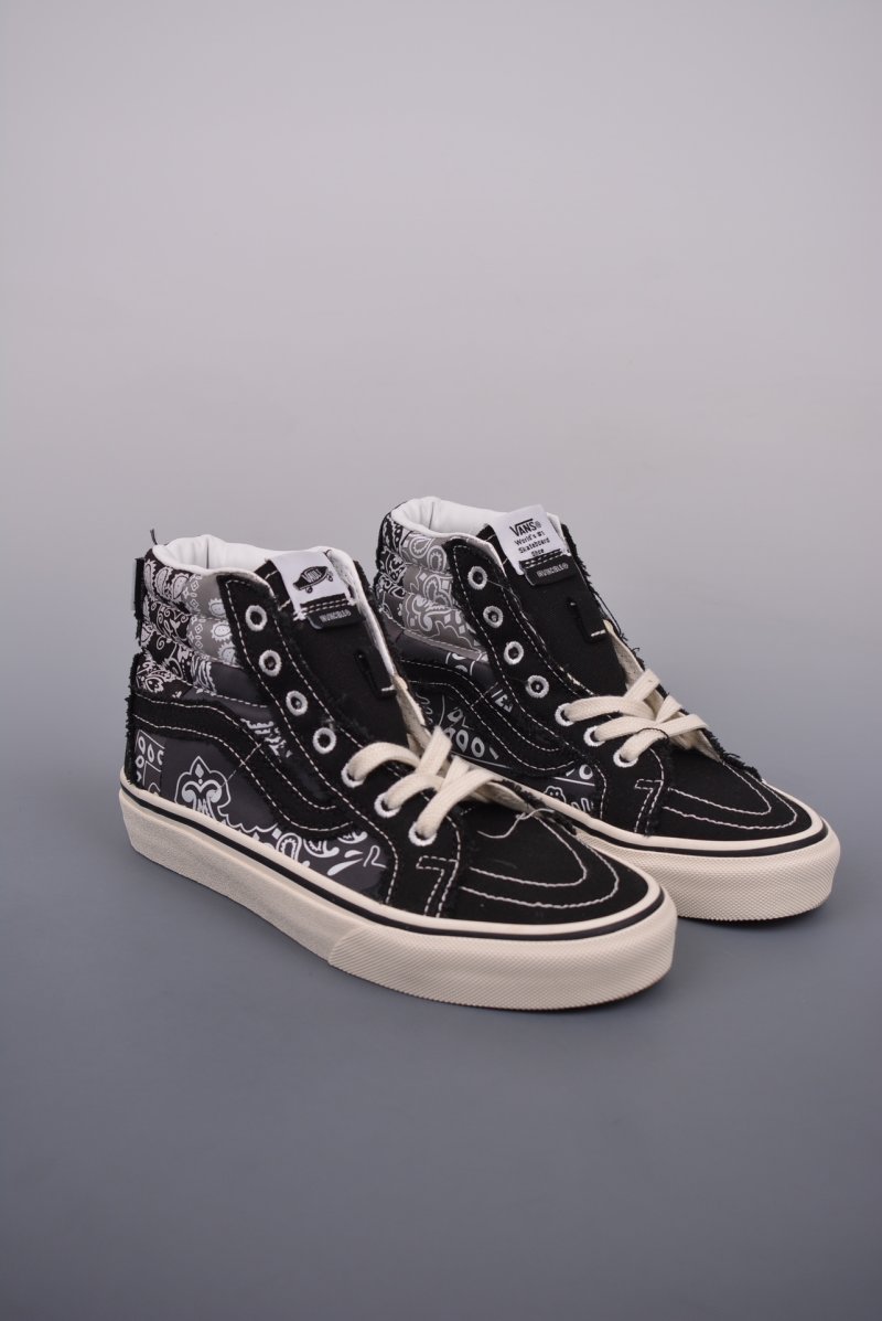 Vault by Vans x INVINCIBLE Sk8-Hi 'Black / White'