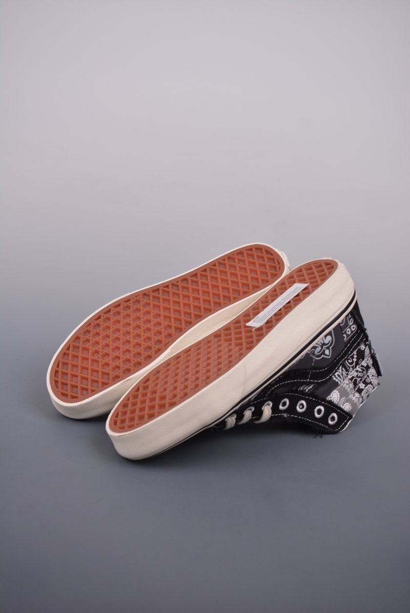 Vault by Vans x INVINCIBLE Sk8-Hi 'Black / White' view