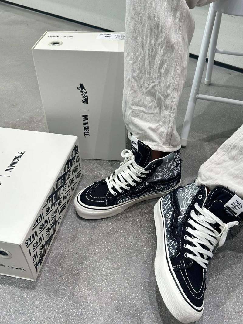 Vault by Vans x INVINCIBLE Sk8-Hi