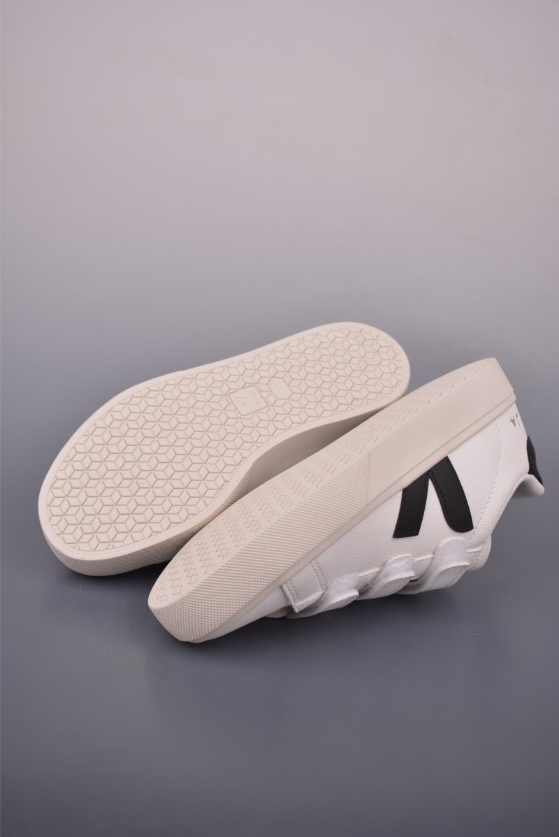Veja Recife Logo 'White / Green' view