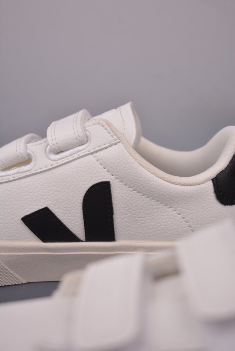 Veja Recife Logo 'White / Green' view