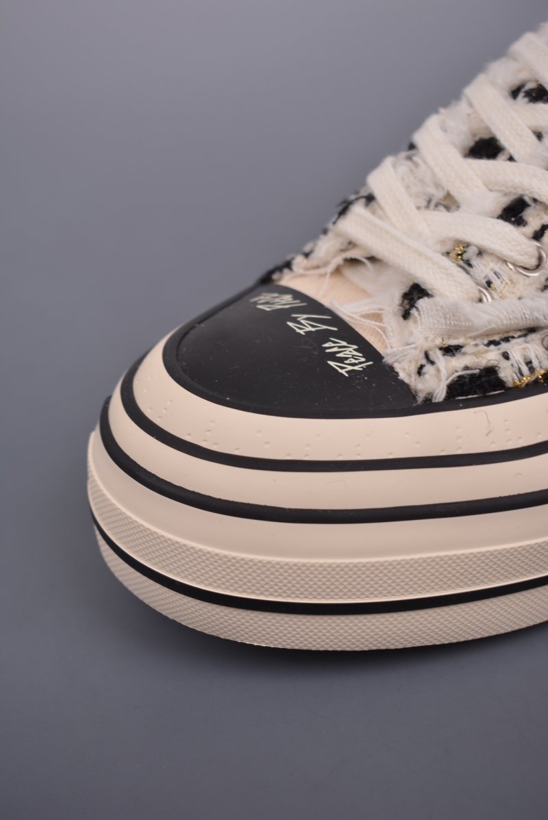 XVESSEL G.O.P. Low 'Black / White' view