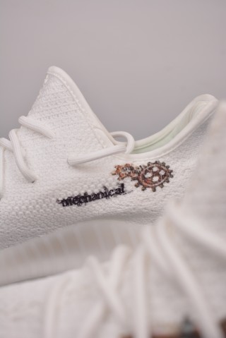 Yeezy Boost 350 V2 view 8