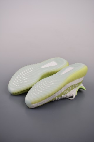 Yeezy Boost 350 V2 view 3