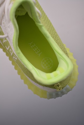 Yeezy Boost 350 V2 view 9