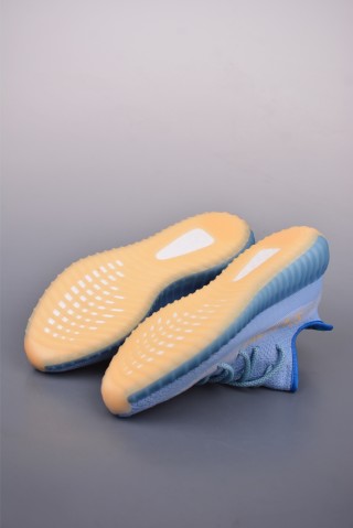 Yeezy Boost 350 V2 view 3