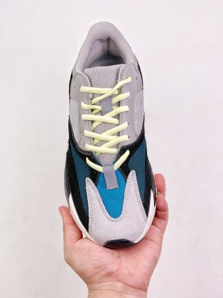 Adidas Yeezy Boost 700 view 4
