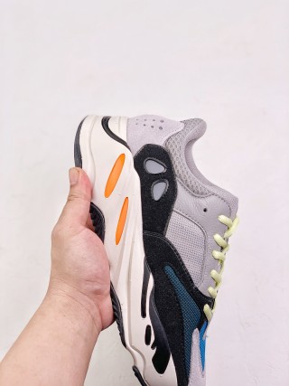 Adidas Yeezy Boost 700 view 7
