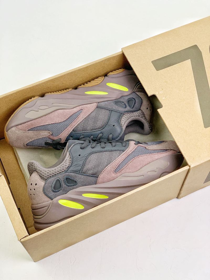 Adidas Yeezy Boost 700