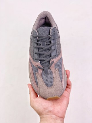 Adidas Yeezy Boost 700 view 4