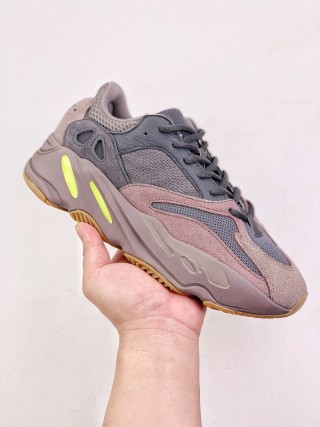 Adidas Yeezy Boost 700 view 9