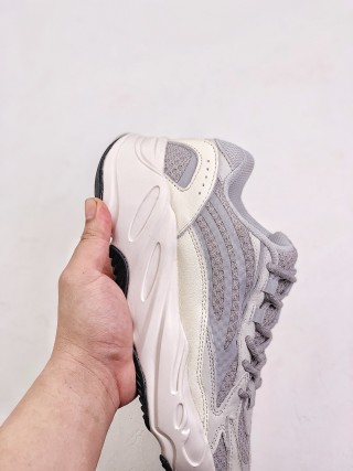 Adidas Yeezy Boost 700 view 7