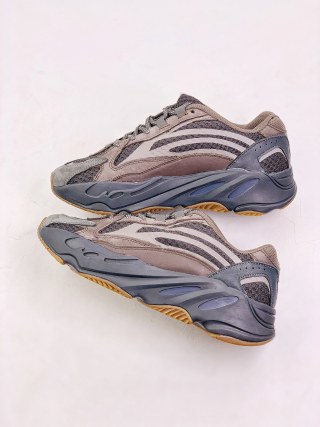 Adidas Yeezy Boost 700 view 2