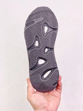 Adidas Yeezy Boost 700 view 5