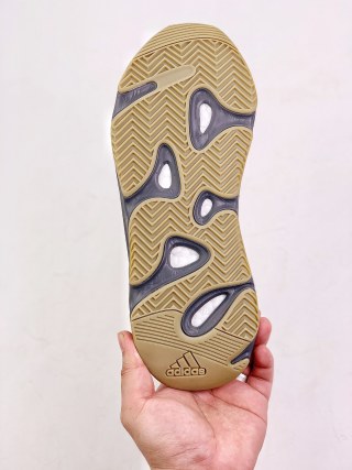 Adidas Yeezy Boost 700 view 5