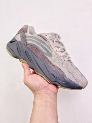 Adidas Yeezy Boost 700 view 9