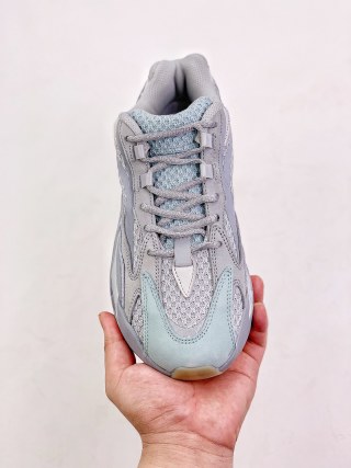 Adidas Yeezy Boost 700 view 4