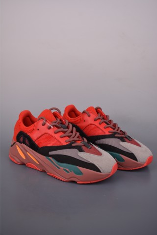 Adidas Yeezy 700 V2 view 4