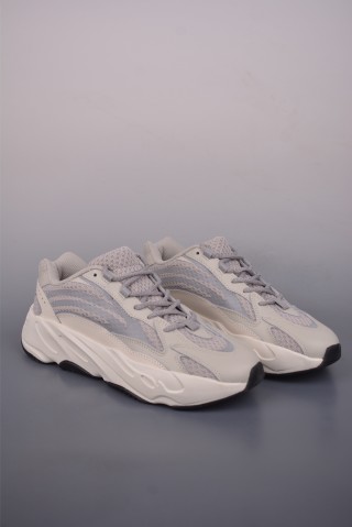 Adidas Yeezy 700 V2 view 8