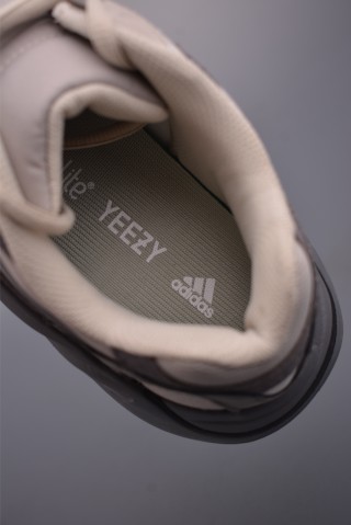 Adidas Yeezy 700 V2 view 18