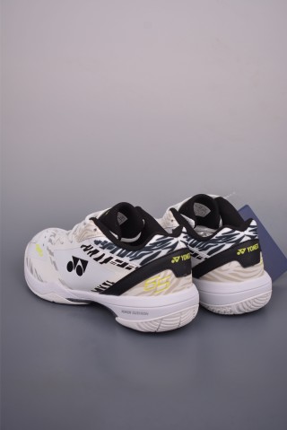 Yonex Power Cushion 65 view 2