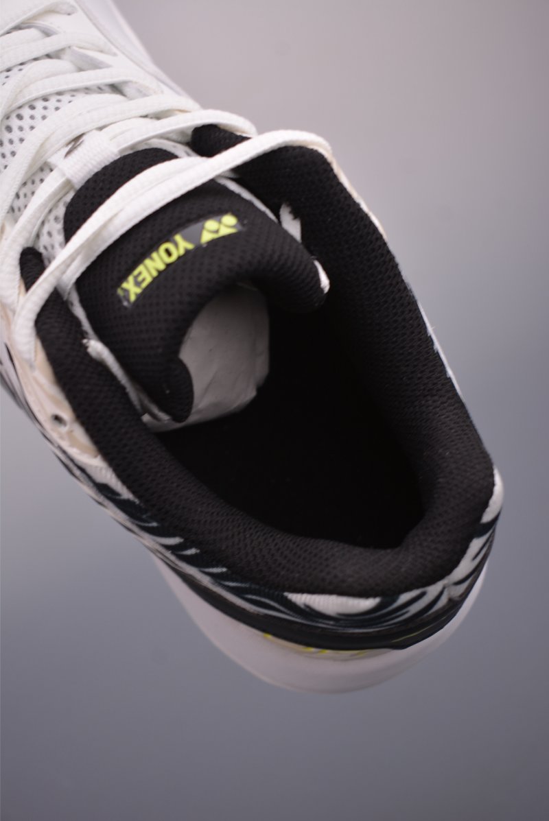 Yonex Power Cushion 65 view
