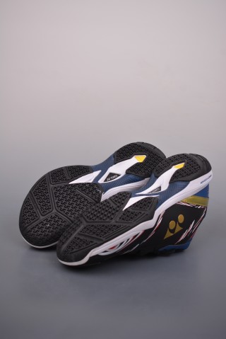 Yonex Power Cushion 65 view 3