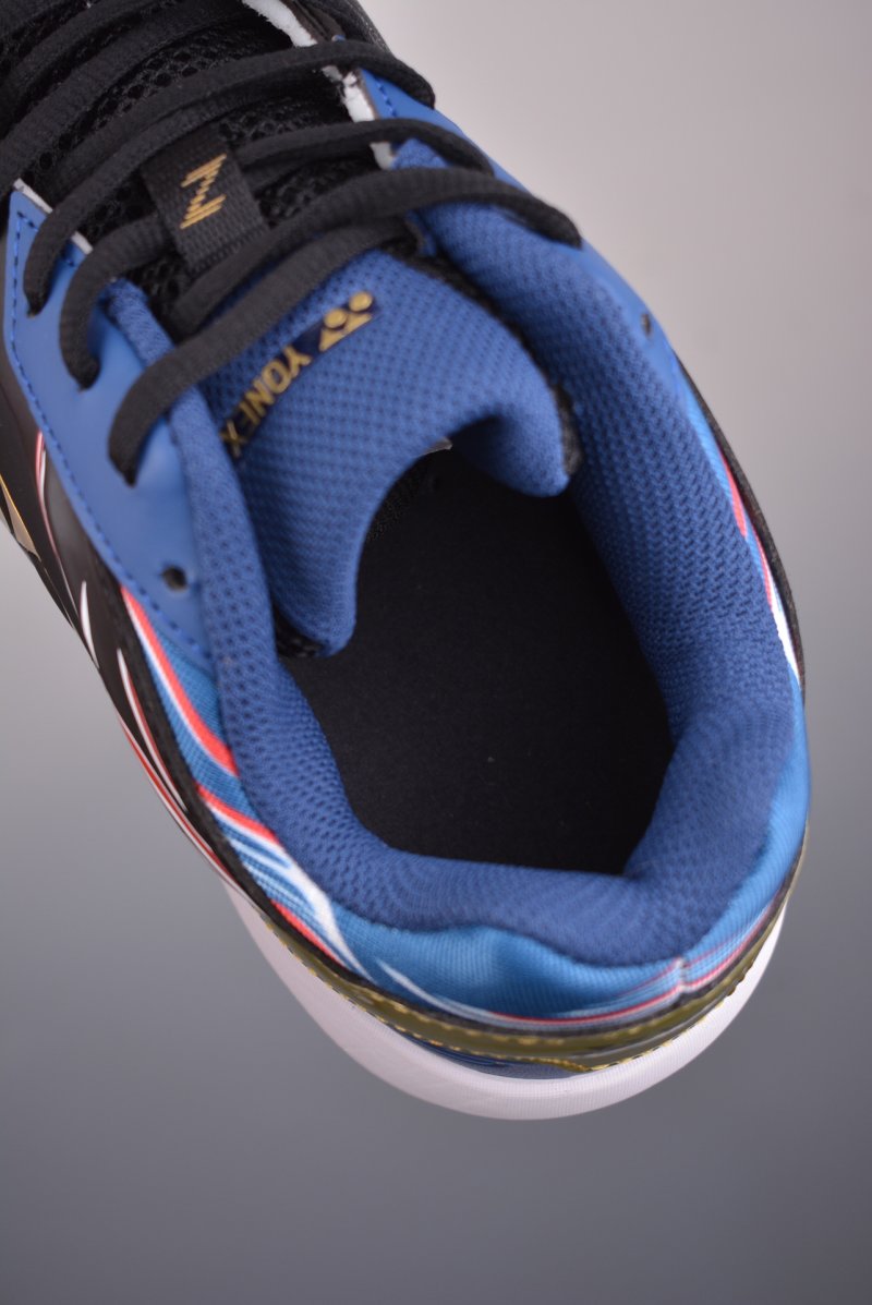 Yonex Power Cushion 65 view