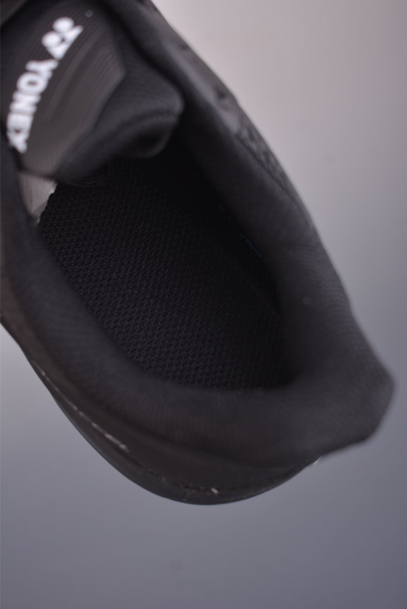 Yonex Tennis Shoe view