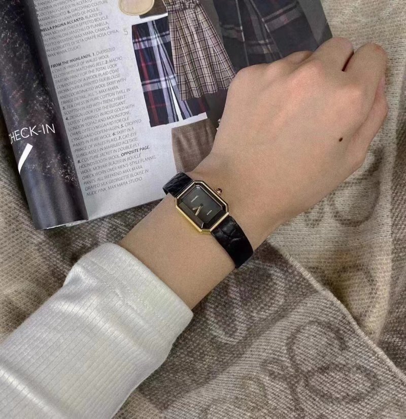 Chanel Premiere Vintage Octagonal Leather Watch - Black/Gold view