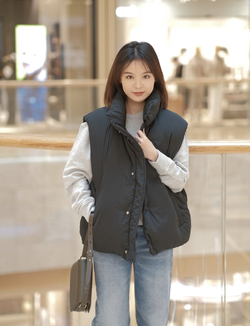 Black Oversized Down Puffer Vest Jacket