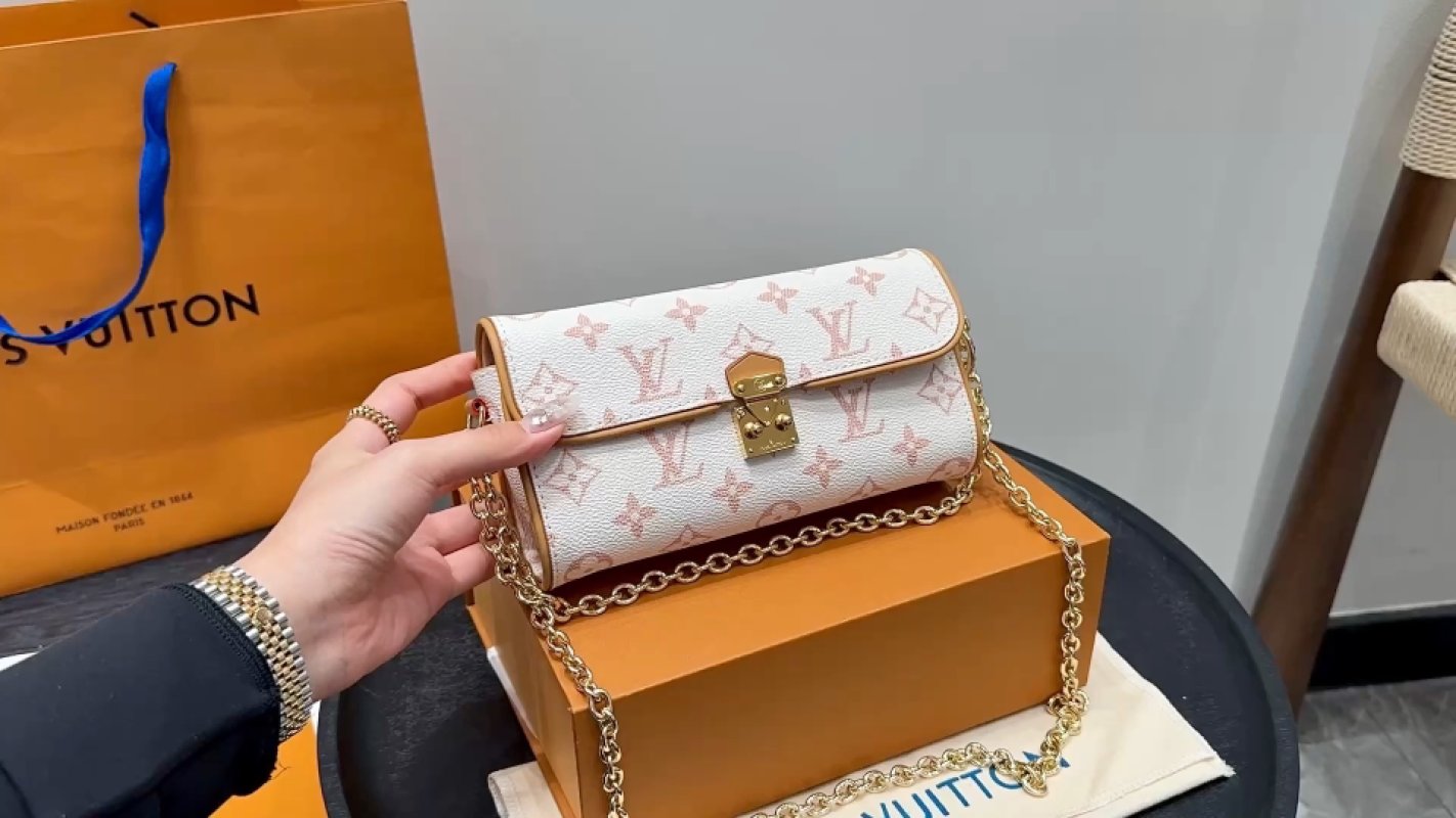 Louis Vuitton Monogram Twist Clutch White Pink