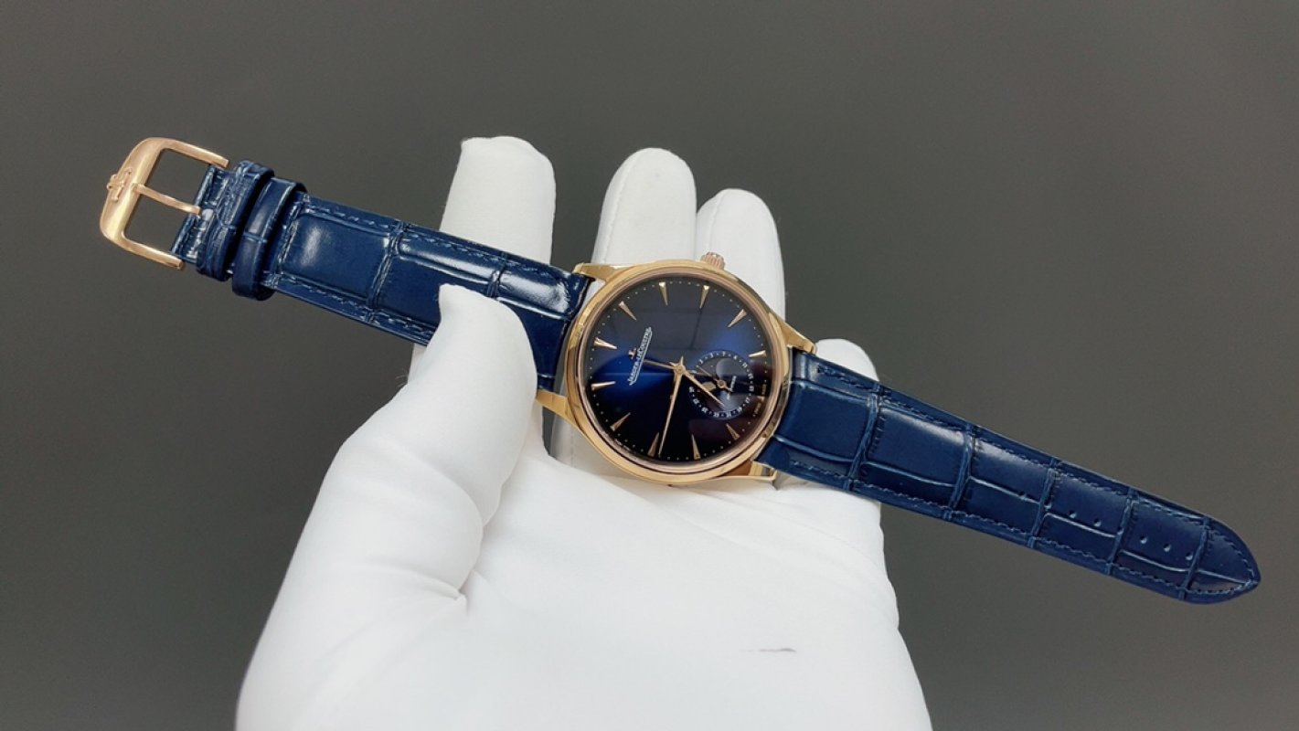 Jaeger-LeCoultre Master Ultra-Thin Moon Phase Gold Blue Dial view