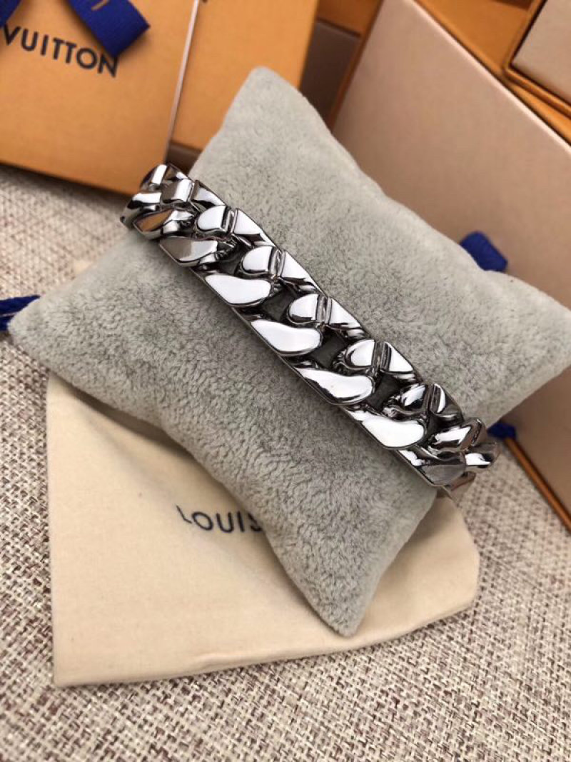 Louis Vuitton Chain Links Silver Bracelet view