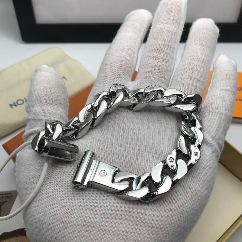 Louis Vuitton Chain Links Silver Bracelet view