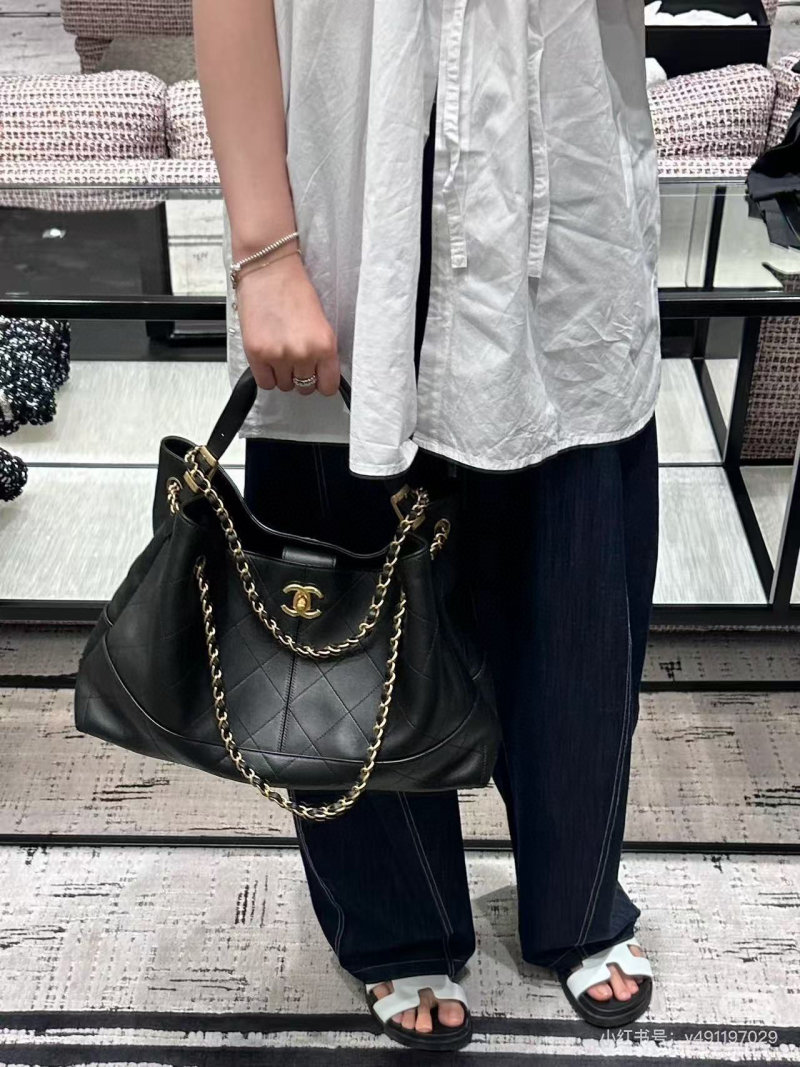 Chanel Black Leather Shoulder Bag with Gold Chain view
