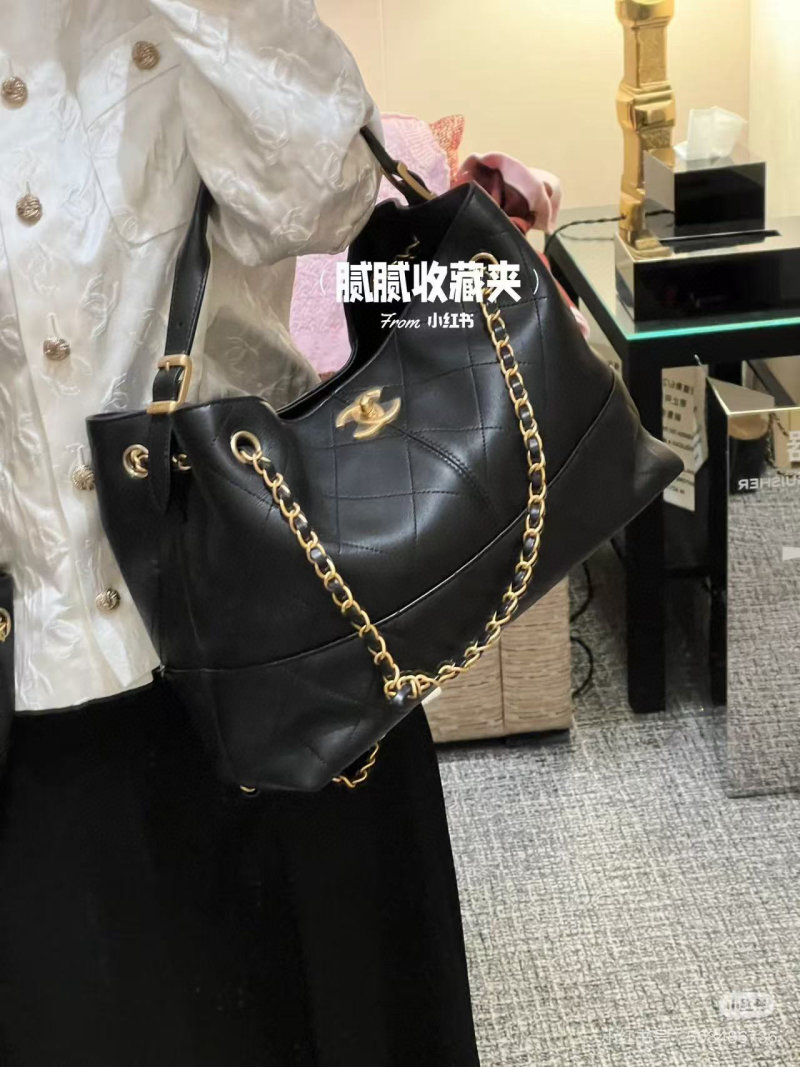 Chanel Black Leather Shoulder Bag with Gold Chain view