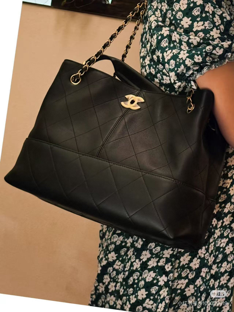 Chanel Black Leather Shoulder Bag with Gold Chain view